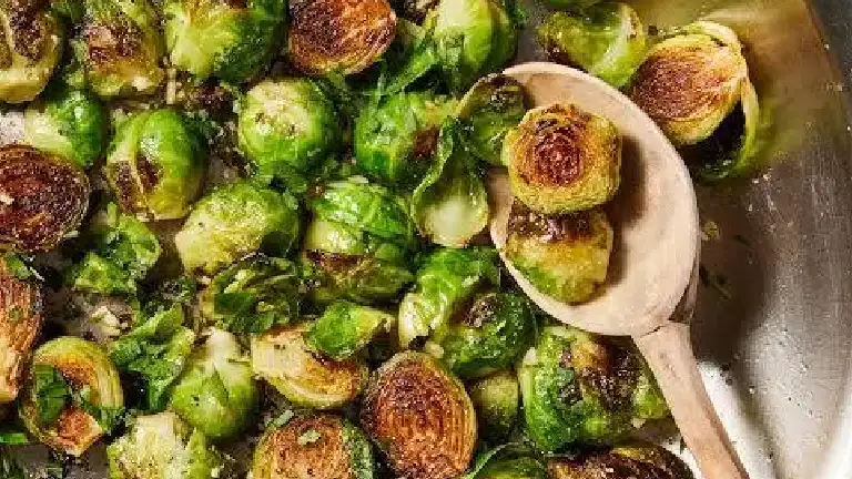 Irresistible Brussel Sprouts with Bacon and Balsamic: A Flavorful Twist